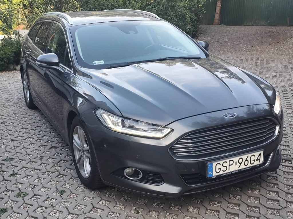 Czarny Ford Mondeo — wynajem samochodu Gdańsk i Trójmiasto od 120 zł za dobę