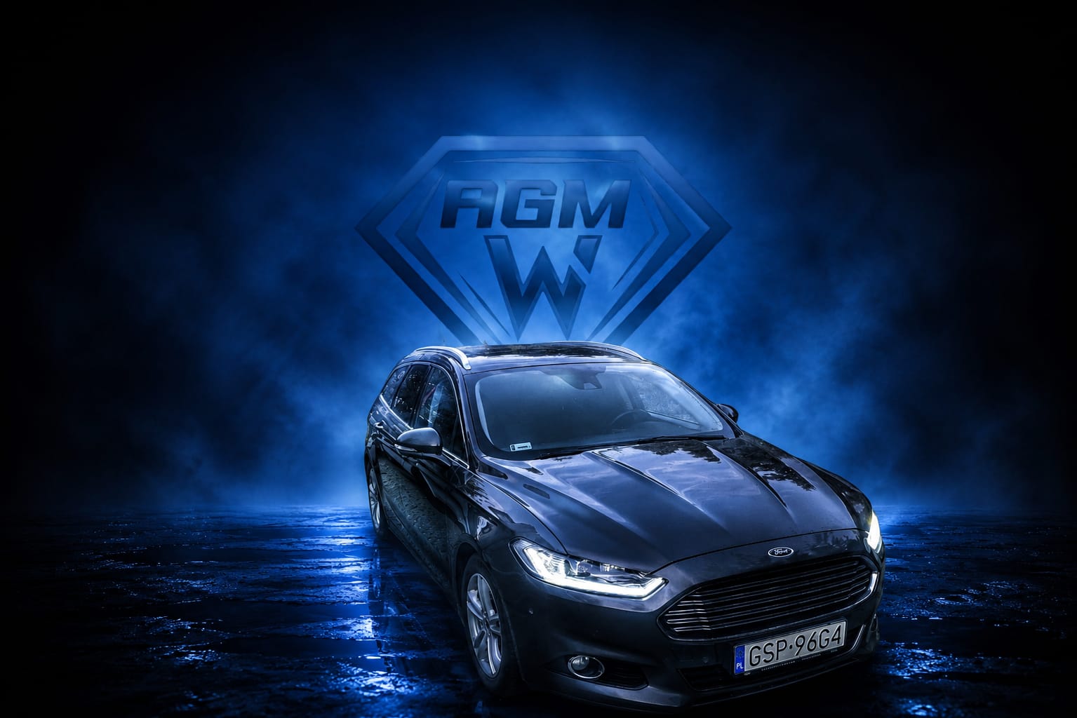 Czarny Ford Mondeo z neonowym logo AGM — wynajem aut Gdańsk i Trójmiasto